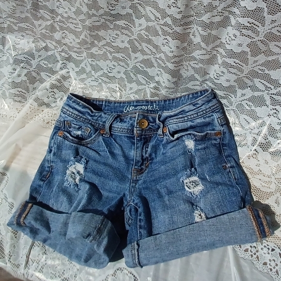AEROPOSTALE Boyfriend Jean Shorts Sz 000 - Picture 1 of 4